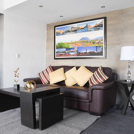 Casa Moderna Equipada Como En Pequeno Hotel Hab 4 Monterrey Ngoại thất bức ảnh
